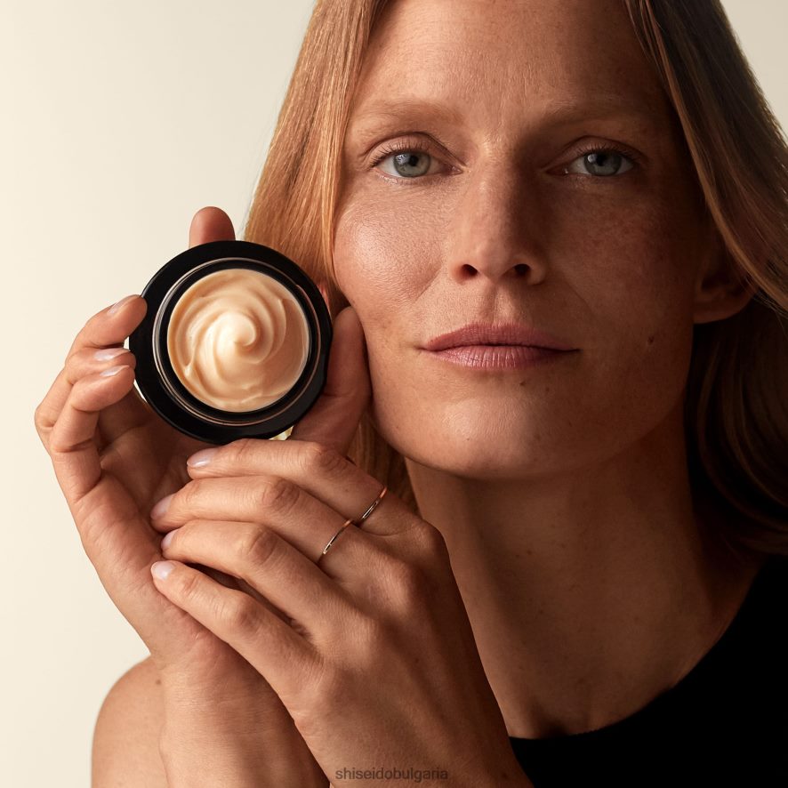 грижа за кожата Shiseido общо регенериращ крем DJ08T420